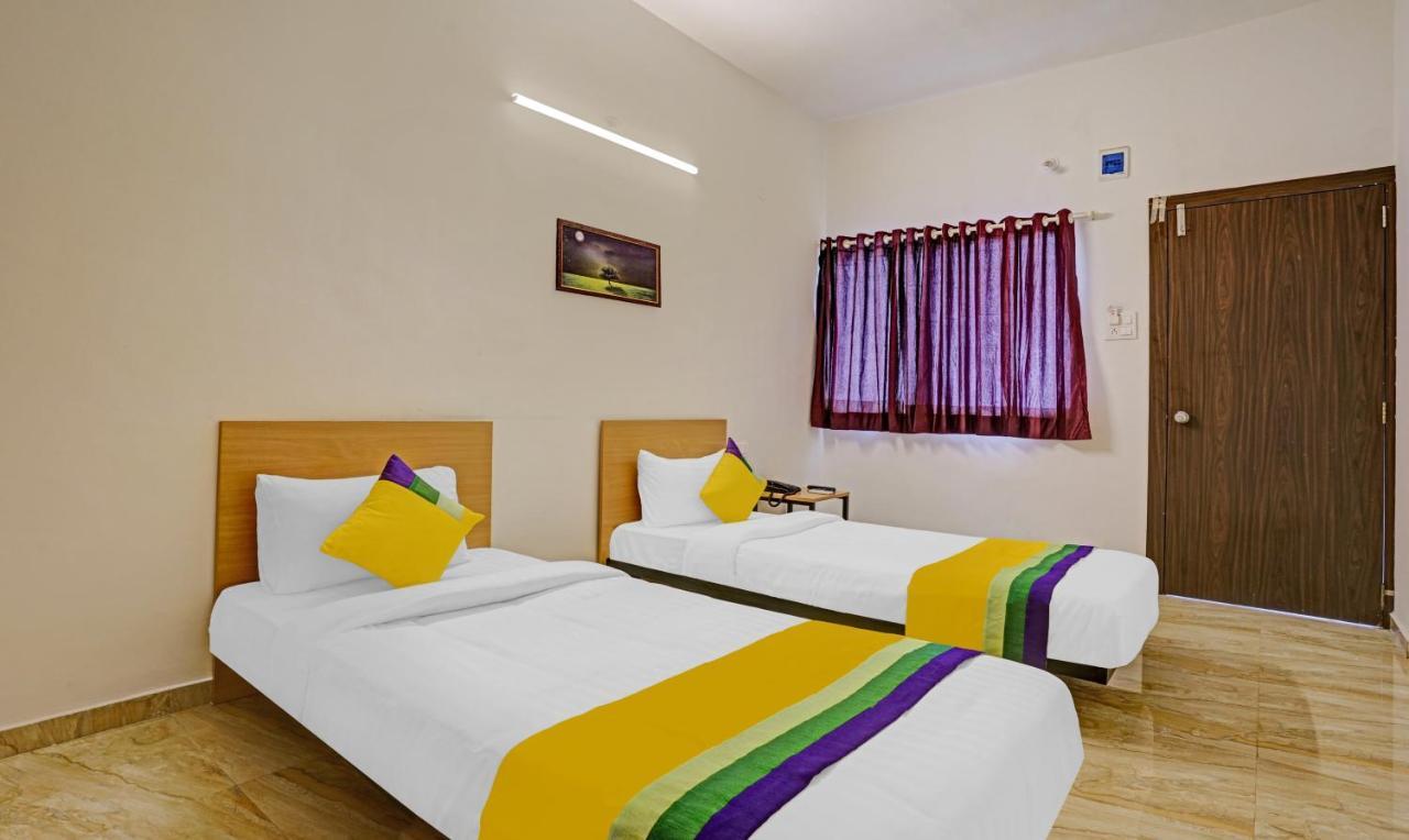 Itsy Hotels Flowers Park Нашик Екстер'єр фото