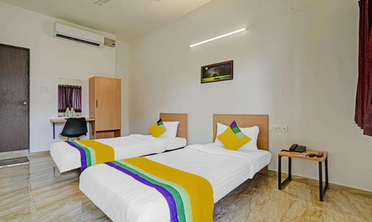Itsy Hotels Flowers Park Нашик Екстер'єр фото